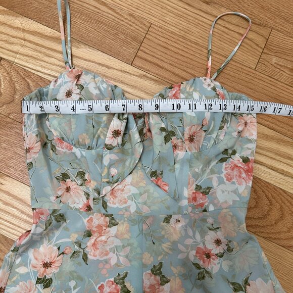 Floral Print Jumpsuit - Picture 8 of 11